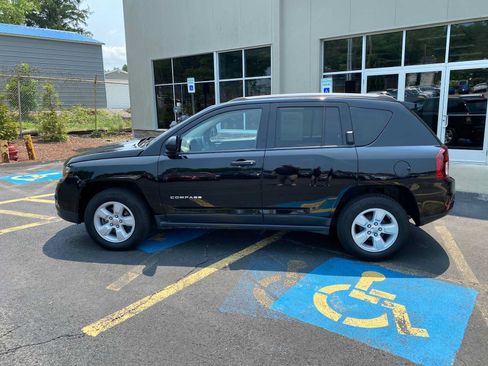 Used 2017 Jeep Compass Sport FWD image 14
