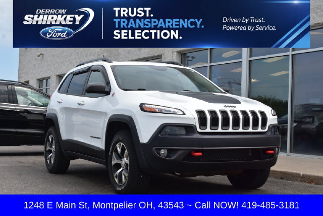 Used 2017 Jeep Cherokee Trailhawk w/ Comfort & Convenience Group AWD/4WD image 1