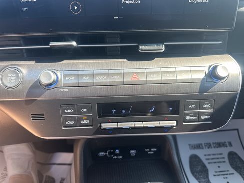 Used 2025 Hyundai Kona SEL AWD/4WD image 24