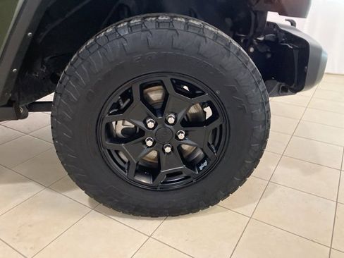 Used 2022 Jeep Gladiator Willys image 31