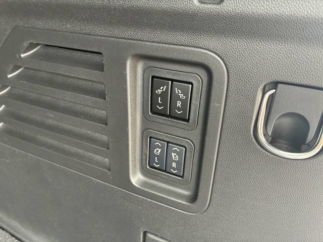 Used 2024 Chevrolet Traverse RS AWD/4WD image 8