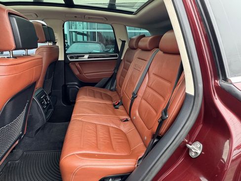 Used 2017 Volkswagen Touareg Executive image 6