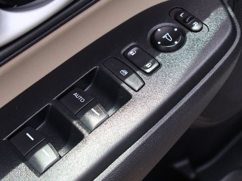 Used 2018 Honda CR-V LX image 14