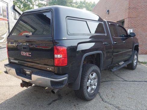 Used 2019 GMC Sierra 2500 SLE w/ SLE Preferred Package AWD/4WD image 5