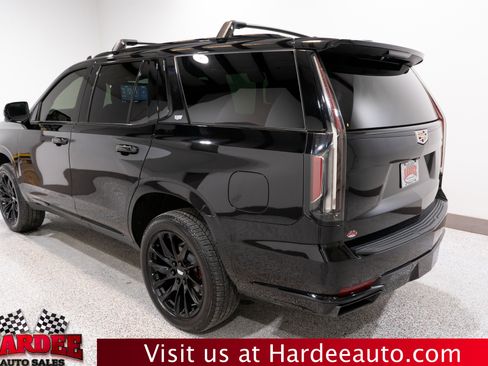 Used 2021 Cadillac Escalade Sport Platinum AWD/4WD image 3