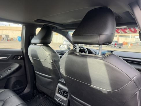 Used 2022 Toyota Avalon XSE image 17