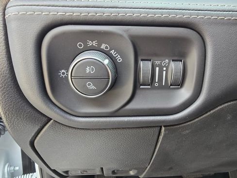 New 2026 RAM 3500 Limited AWD/4WD image 38
