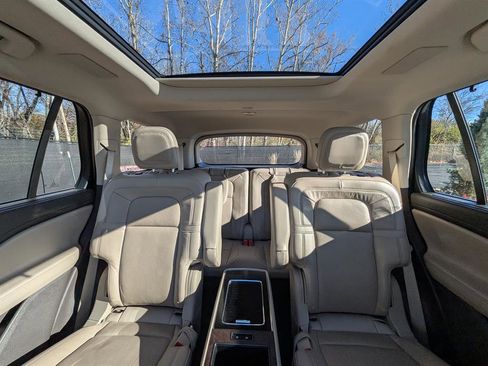 Certified 2022 Lincoln Aviator Reserve w/ Equipment Group 201A image 18