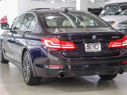 Used 2019 BMW 530e w/ Convenience Package RWD image 2