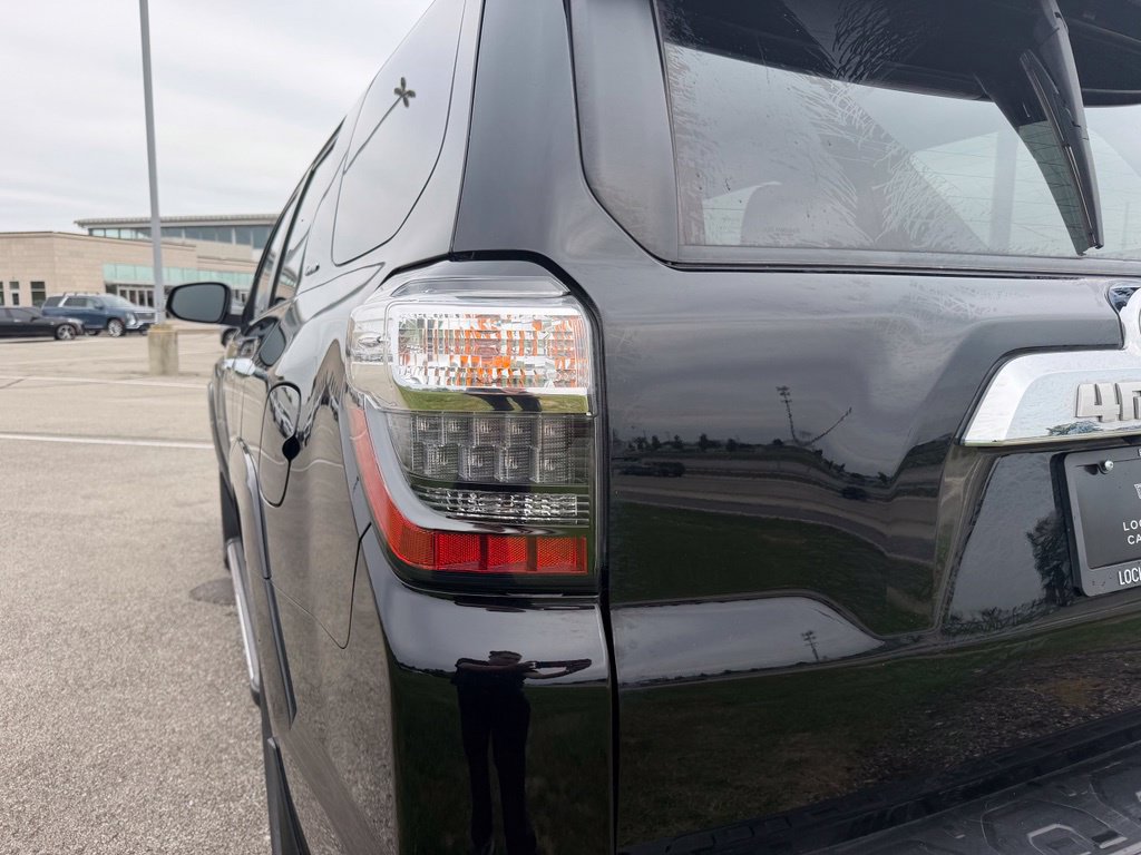 Used 2020 Toyota 4Runner Limited w/ Convenience Package AWD/4WD image 11