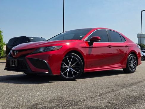 Used 2023 Toyota Camry SE FWD image 21