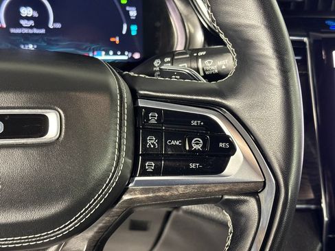 Certified 2023 Jeep Grand Cherokee Overland w/ Advanced Protech Group III AWD/4WD image 14