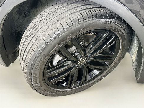 Used 2022 Volkswagen Tiguan SE R-Line FWD image 24