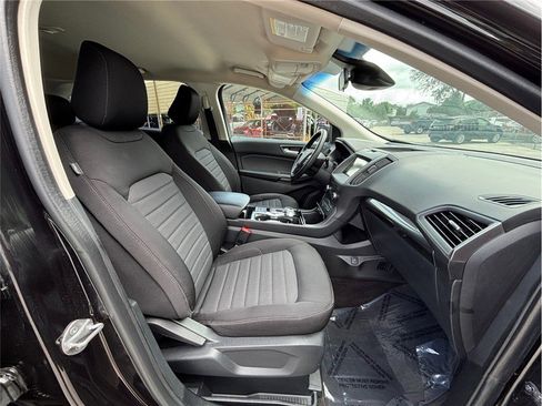 Used 2020 Ford Edge SE image 39