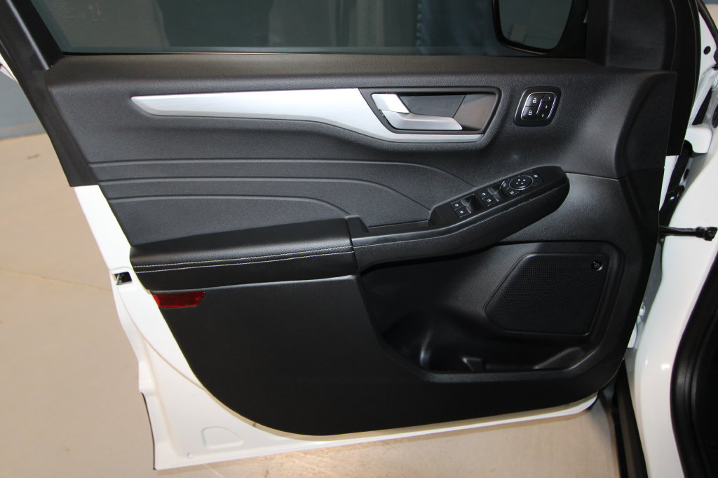 Used 2026 Ford Escape SE w/ PHEV Premium Package FWD image 5