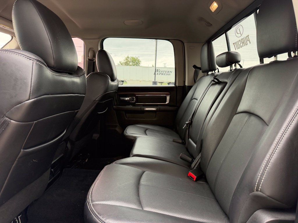 Used 2018 RAM 1500 Laramie AWD/4WD image 18