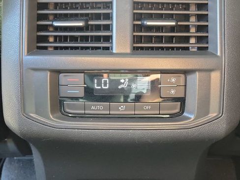 Used 2023 Volkswagen Atlas SEL AWD/4WD image 13