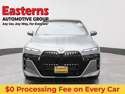 Used 2023 BMW 740i w/ Executive Package RWD image 2