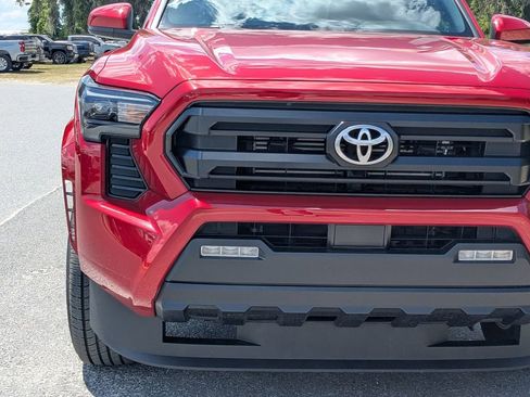 Used 2025 Toyota Tacoma SR5 RWD image 9