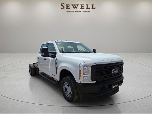 New 2025 Ford F350 XL image 5