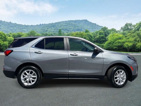 Used 2024 Chevrolet Equinox LT w/ LPO, Floor Liner Package FWD image 20
