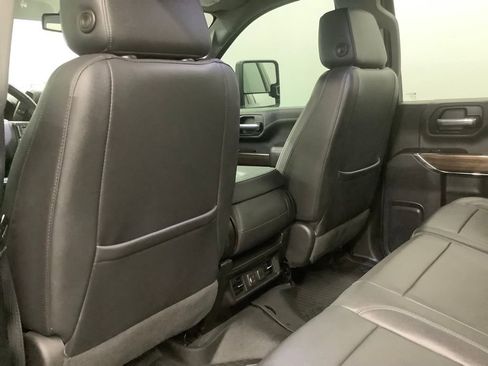 Used 2022 Chevrolet Silverado 2500 LT w/ Midnight Edition AWD/4WD image 8
