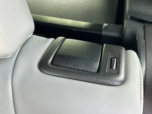 Used 2022 Toyota RAV4 XLE Premium AWD/4WD image 34