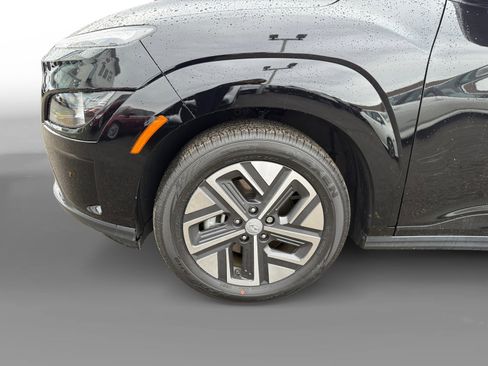 Certified 2023 Hyundai Kona SE image 9