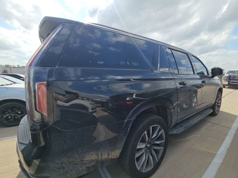 Used 2021 Cadillac Escalade ESV Sport AWD/4WD image 6