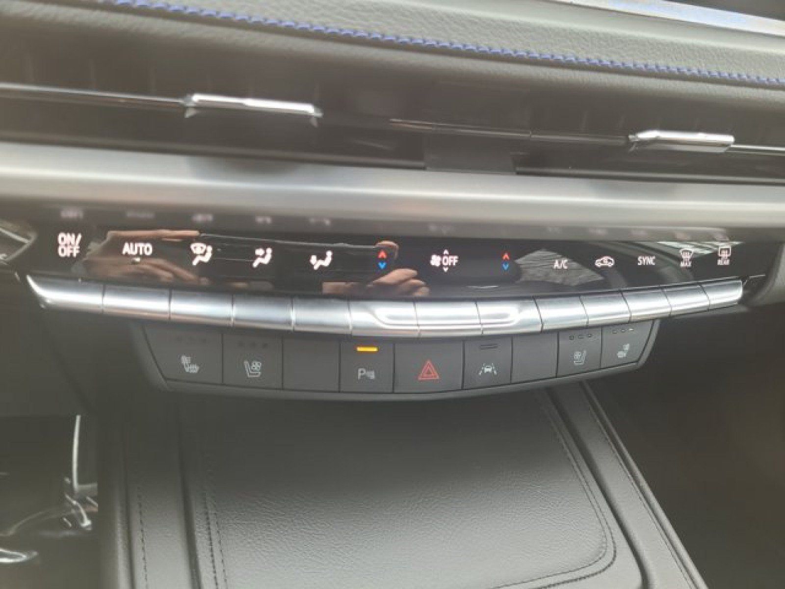 Used 2024 Cadillac XT4 Sport AWD/4WD image 29
