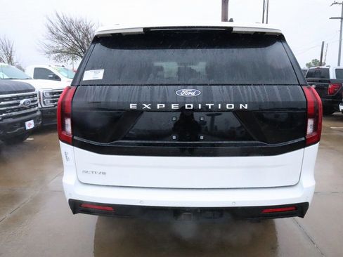 New 2025 Ford Expedition Active image 22