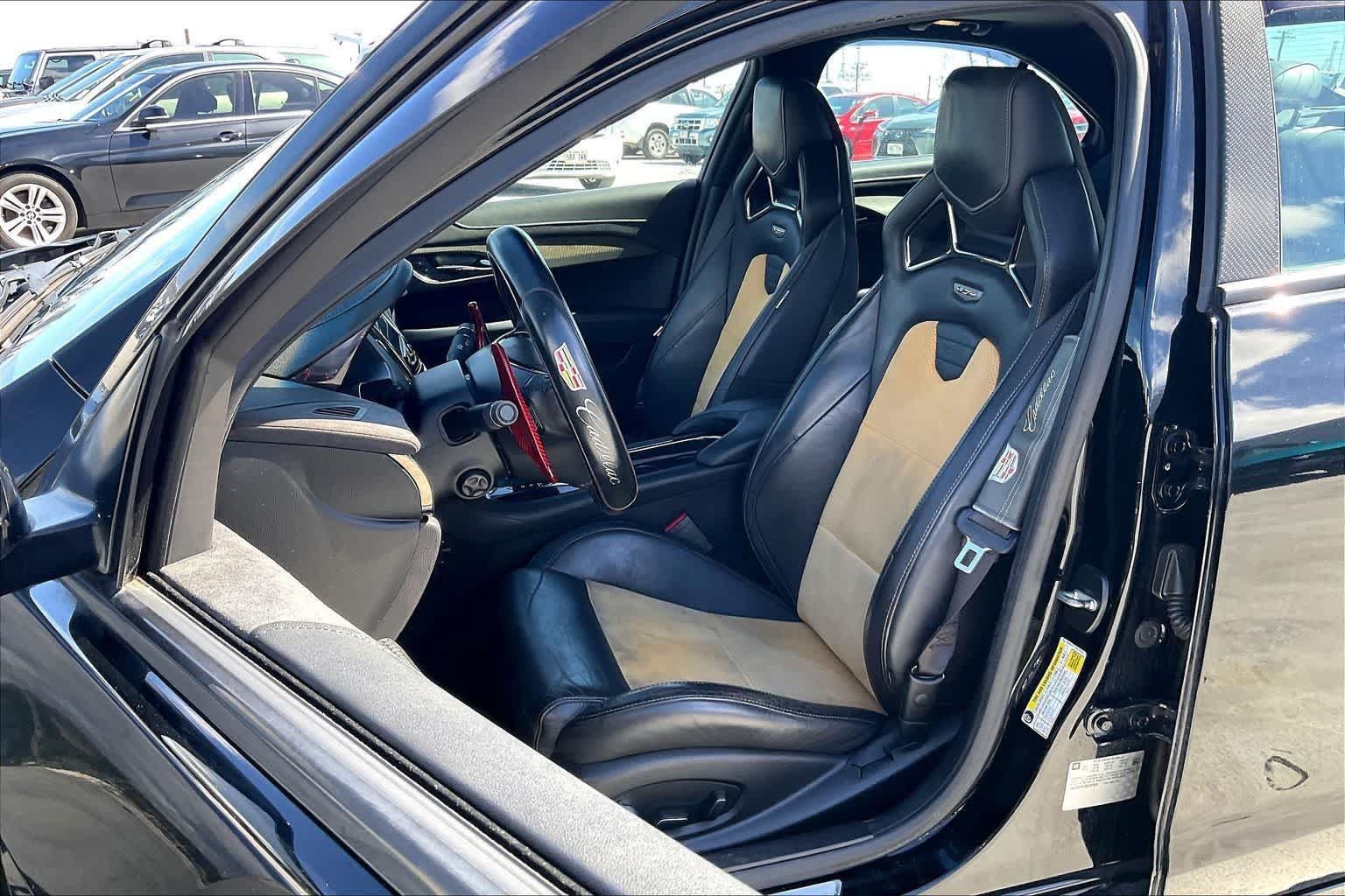 Used 2017 Cadillac ATS V w/ Luxury Package RWD image 11