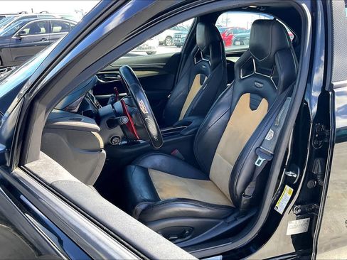 Used 2017 Cadillac ATS V w/ Luxury Package RWD image 11