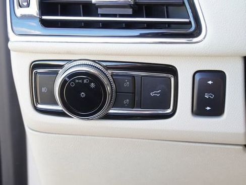 Used 2019 Lincoln Navigator L Reserve image 24