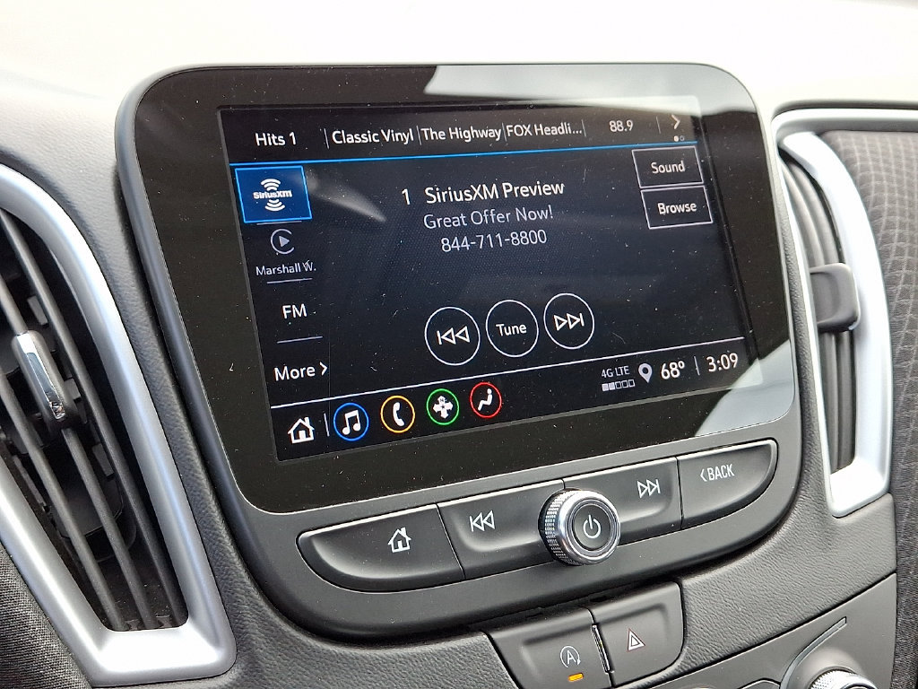 Used 2023 Chevrolet Malibu LT FWD image 16