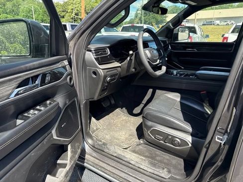 Used 2022 Jeep Wagoneer Series III w/ Convenience Group I AWD/4WD image 13