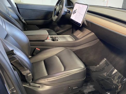 Used 2021 Tesla Model Y Long Range AWD/4WD image 6