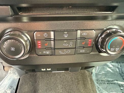 Used 2018 Ford F150 XLT w/ Equipment Group 302A Luxury AWD/4WD image 26