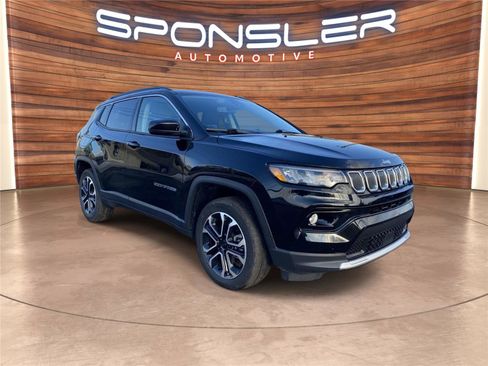 Used 2022 Jeep Compass Limited image 9
