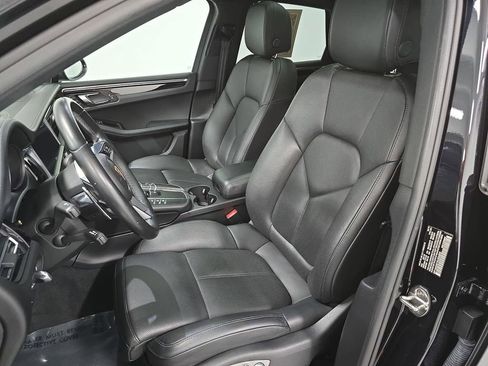 Used 2019 Porsche Macan AWD/4WD image 5