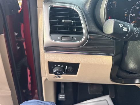 Used 2020 Jeep Grand Cherokee Limited w/ Trailer Tow Group IV image 22