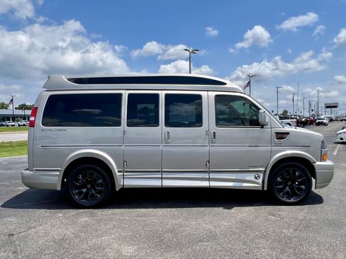 New 2025 GMC Savana 2500 w/ Driver Convenience Package image 8