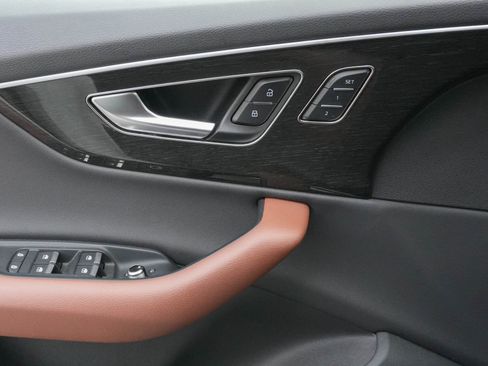 Used 2021 Audi Q7 2.0T Premium w/ Convenience Package image 15