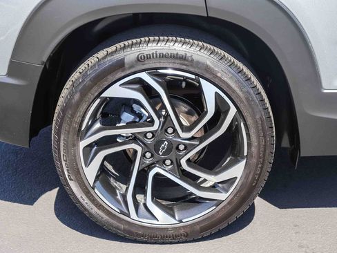 Used 2024 Chevrolet TrailBlazer RS w/ Convenience Package FWD image 9