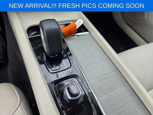 Used 2025 Volvo V60 B5 Cross Country Plus AWD/4WD image 12