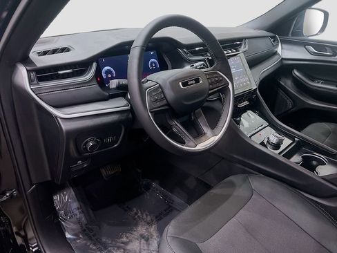 New 2025 Jeep Grand Cherokee Laredo w/ Luxury Tech Group I image 20