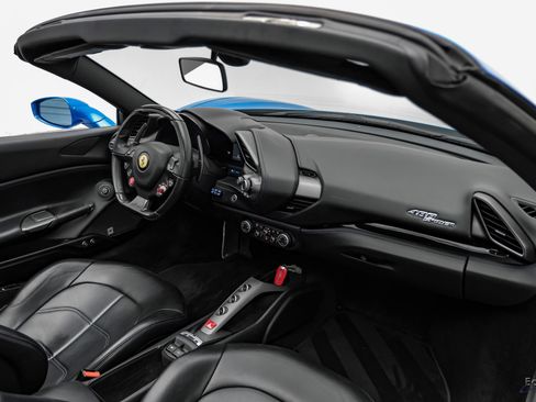 Used 2017 Ferrari 488 Spider RWD image 60