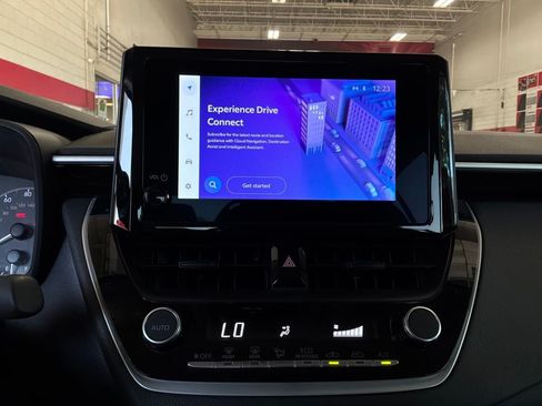 Used 2025 Toyota Corolla LE FWD image 23