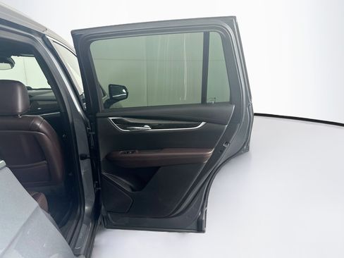 Used 2022 Cadillac XT6 Premium Luxury FWD image 33