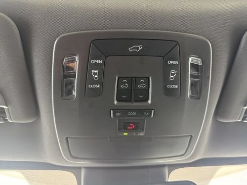 Used 2024 Toyota Sienna XSE AWD/4WD image 15